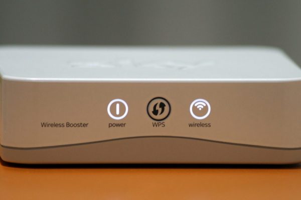 Wireless Booster that boosts WiFi broadband internet signal at home Wireless router