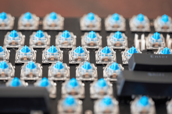 Changing mechanical keyboard switches
